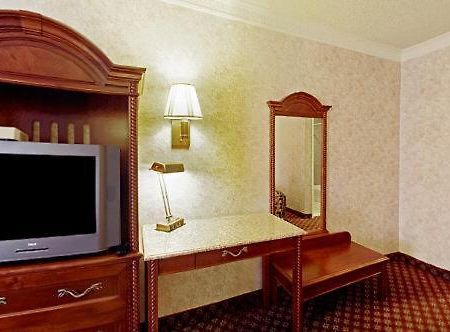 Americas Best Value Inn&Suites - Fontana Exterior foto