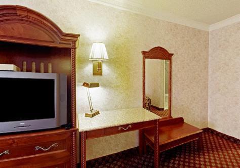 Americas Best Value Inn&Suites - Fontana Exterior foto